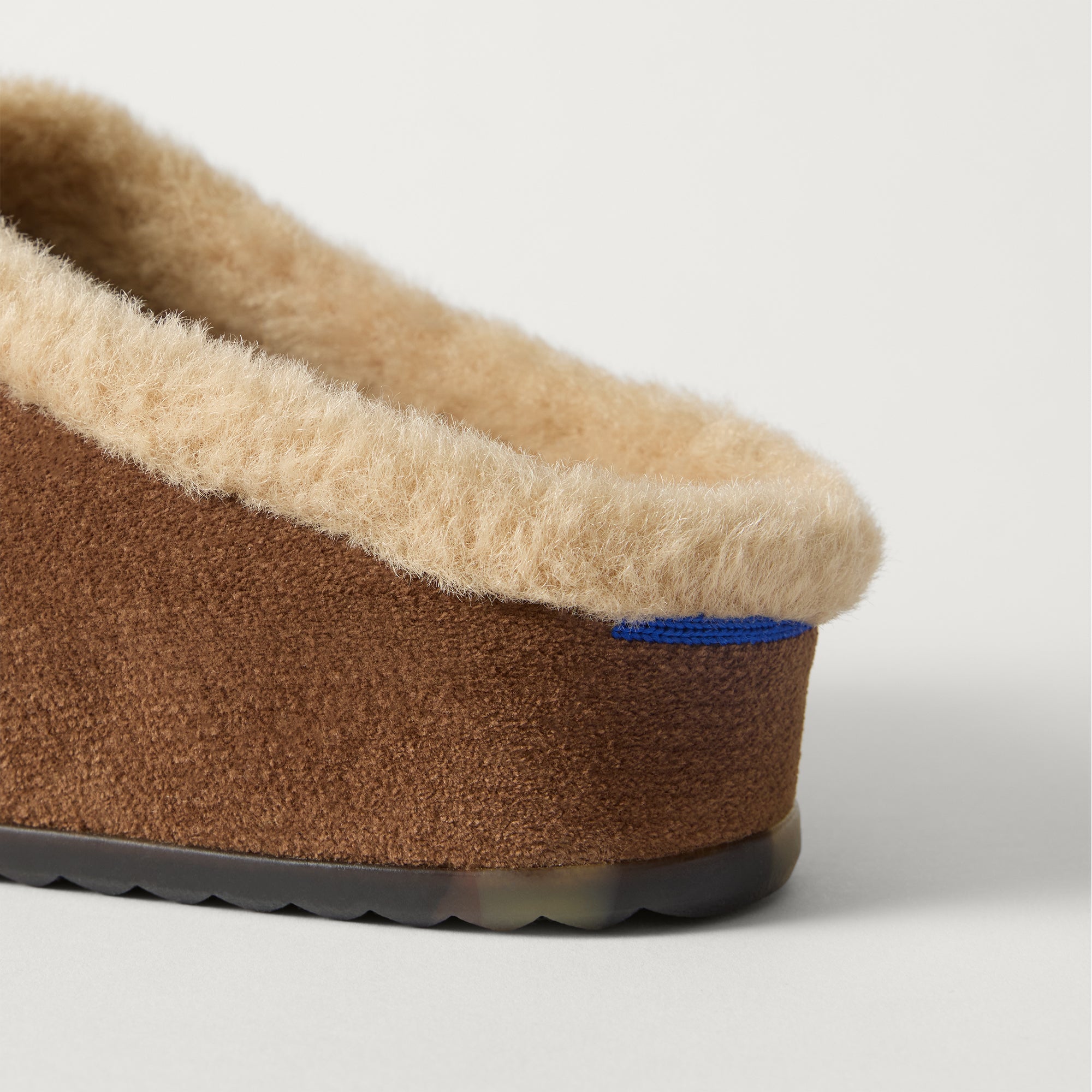 The Après Clog - ReVelvet™ Cinnamon